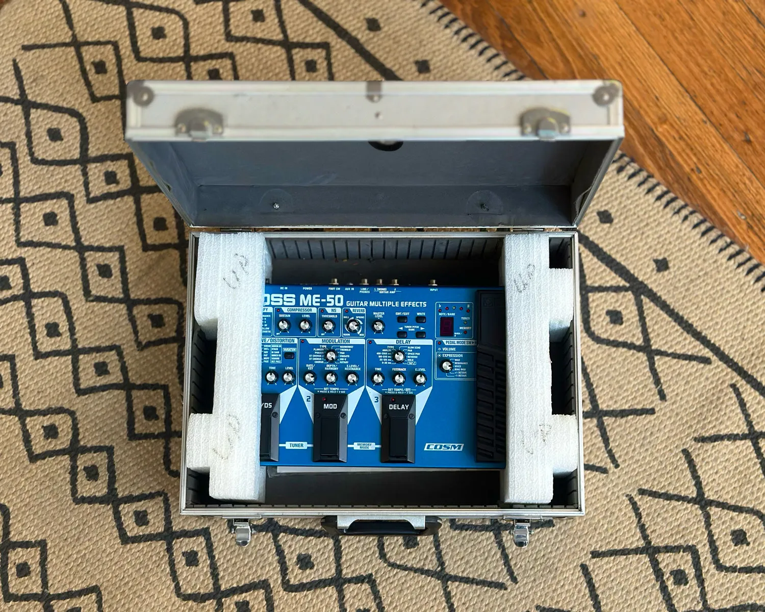 BOSS ME-50 Guitar Multi Effects w/ Flight Case