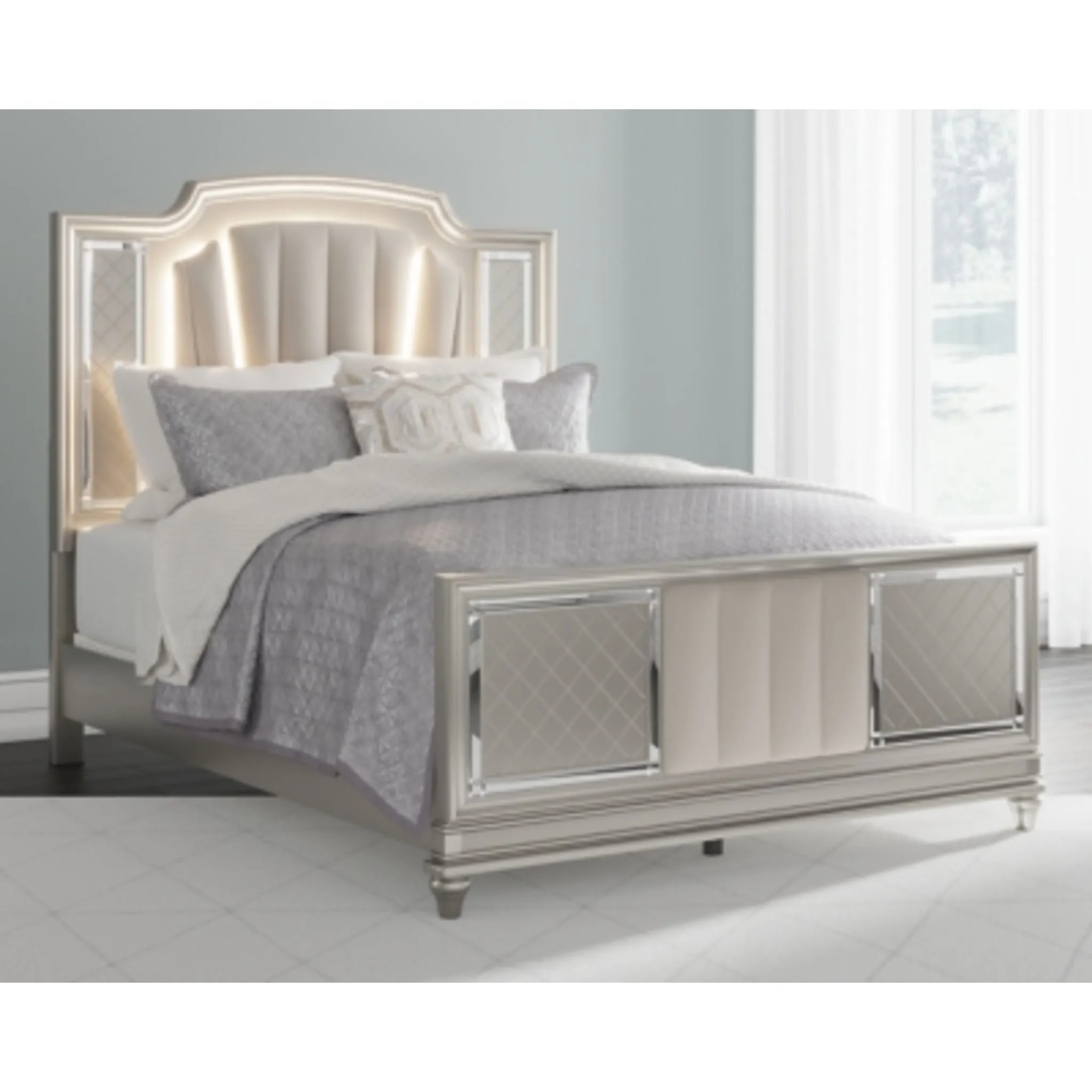 Chevanna 3 Piece Queen Panel Bed