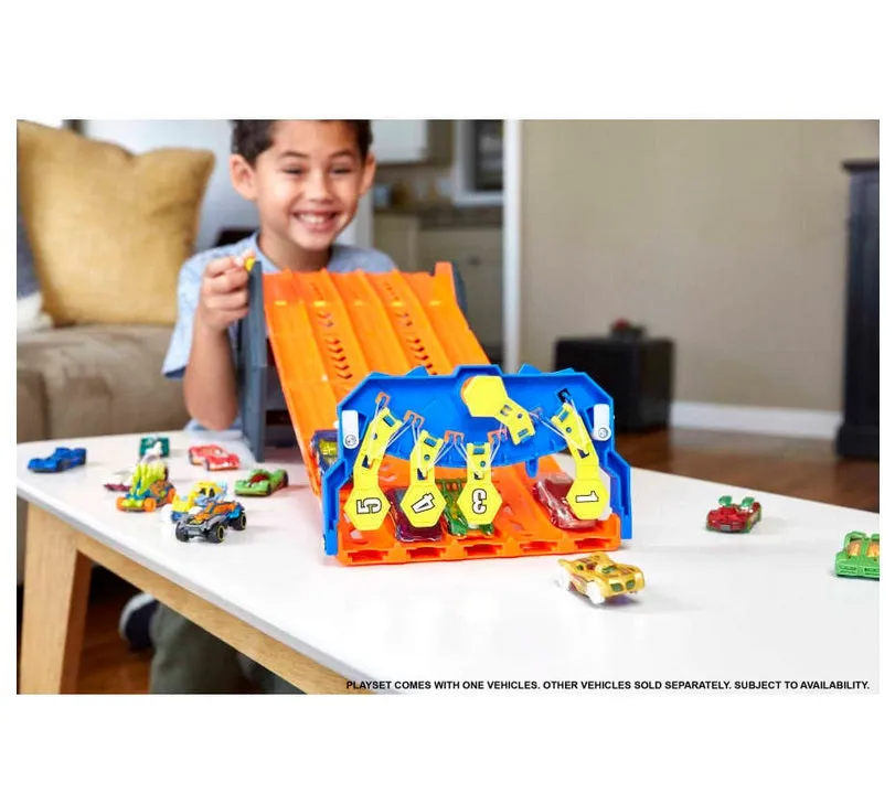 Hot Wheels Roll Out Raceway with Car