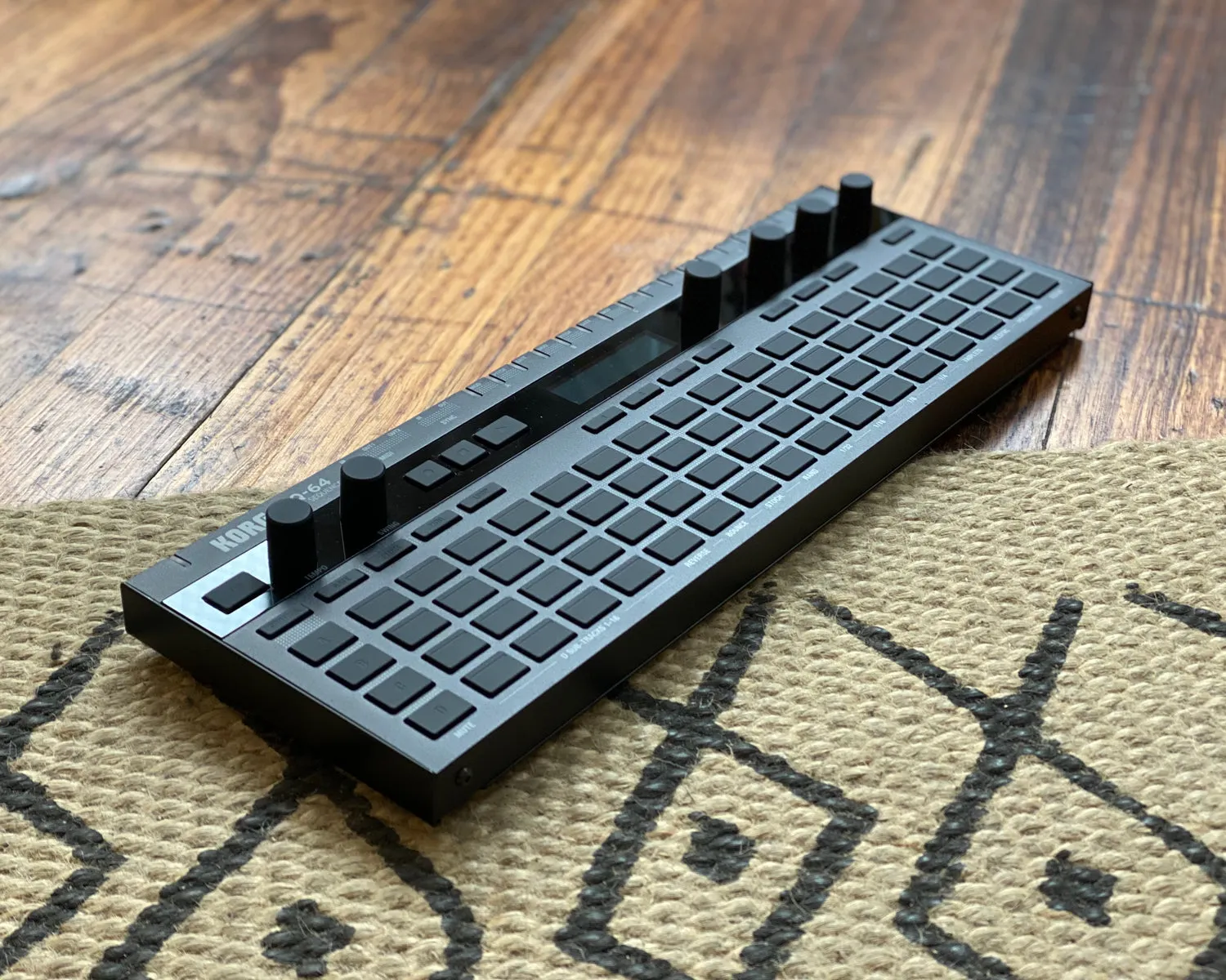 Korg SQ-64