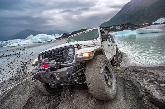 Warn ZEON XP 12-S 12,000lb Recovery Winch with Spydura Synthetic Rope